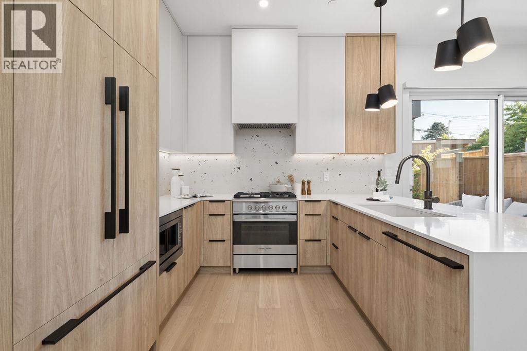 2 2752 Graveley Street, Vancouver, British Columbia  V5K 3J8 - Photo 6 - R3118070
