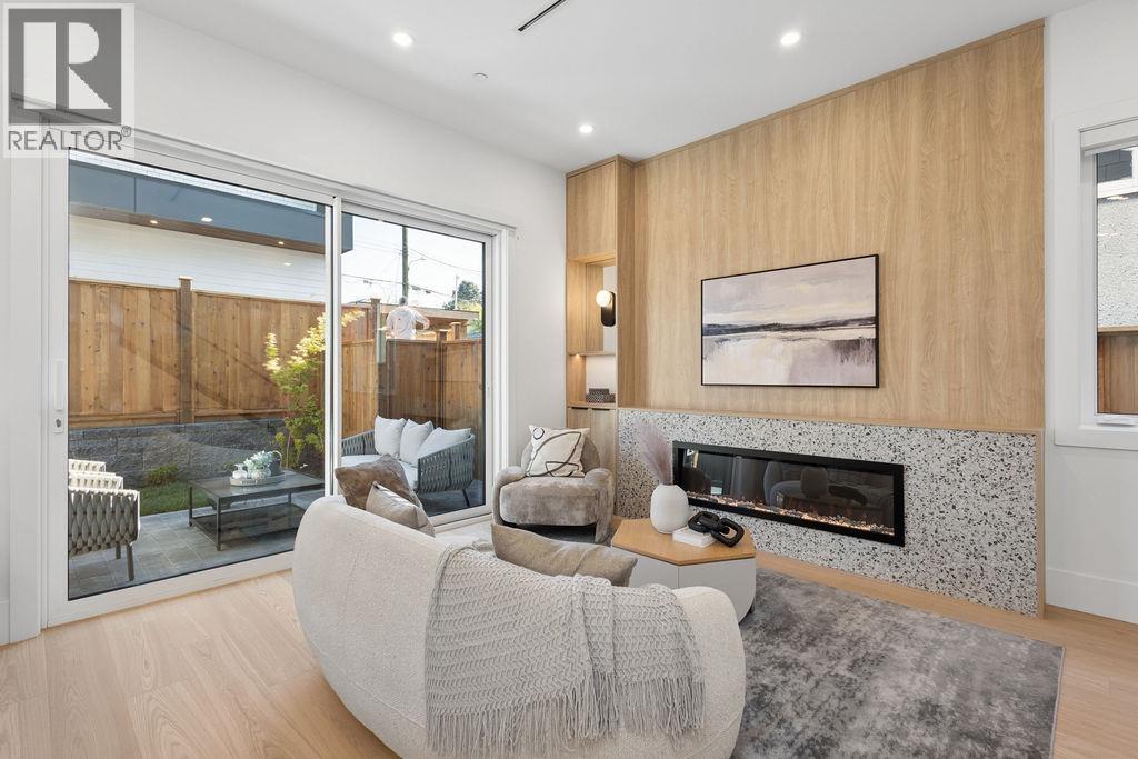 2 2752 Graveley Street, Vancouver, British Columbia  V5K 3J8 - Photo 9 - R3118070
