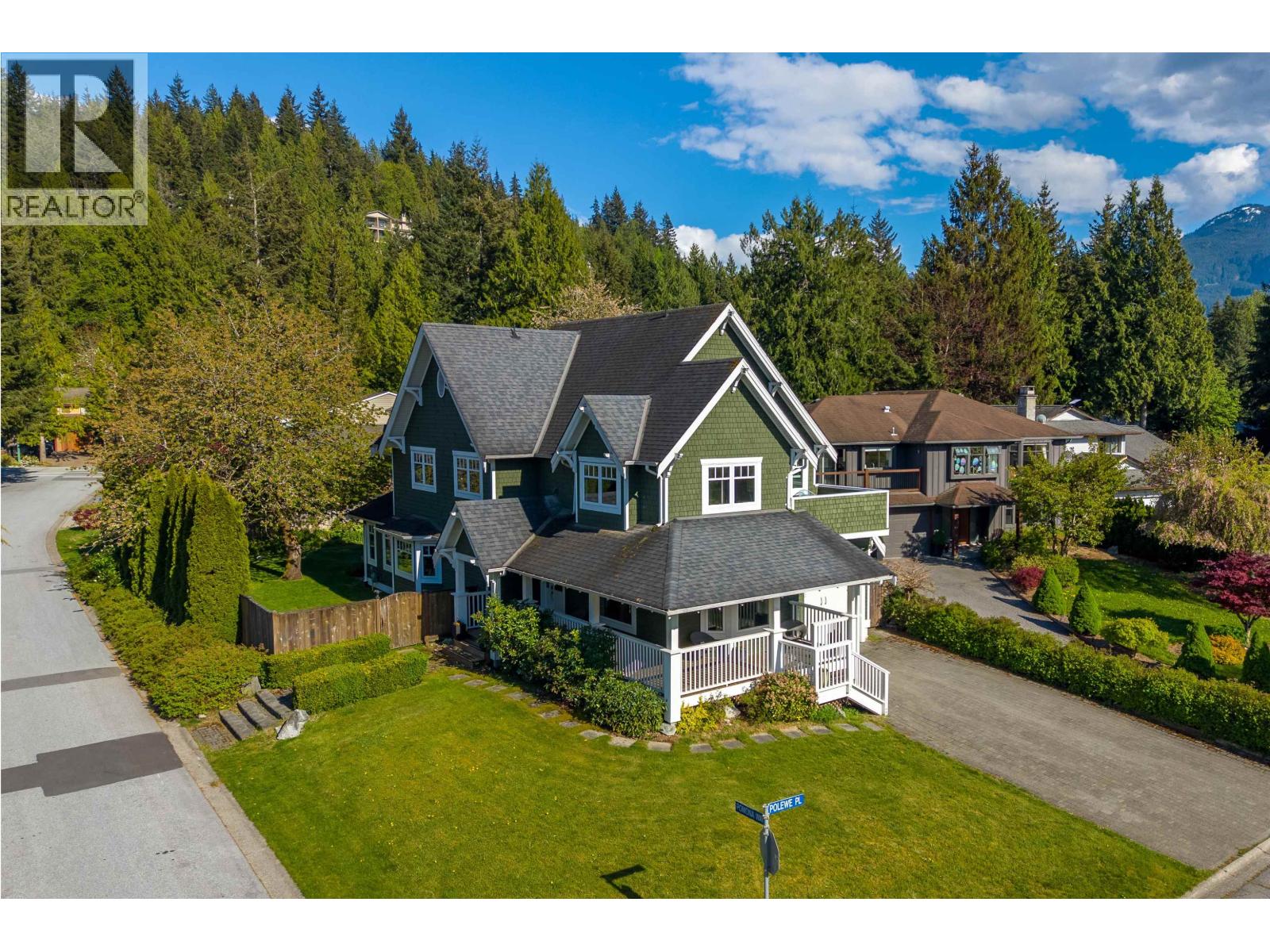 1000 Polewe Place, Garibaldi Highlands, British Columbia  V0N 1T0 - Photo 36 - R3118051