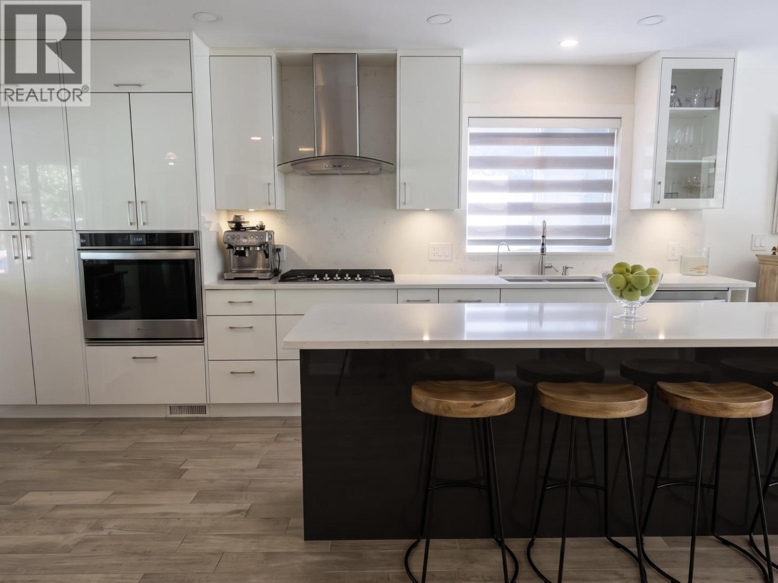 6430 Fox Street, West Vancouver, British Columbia  V7W 2C4 - Photo 3 - R3116229