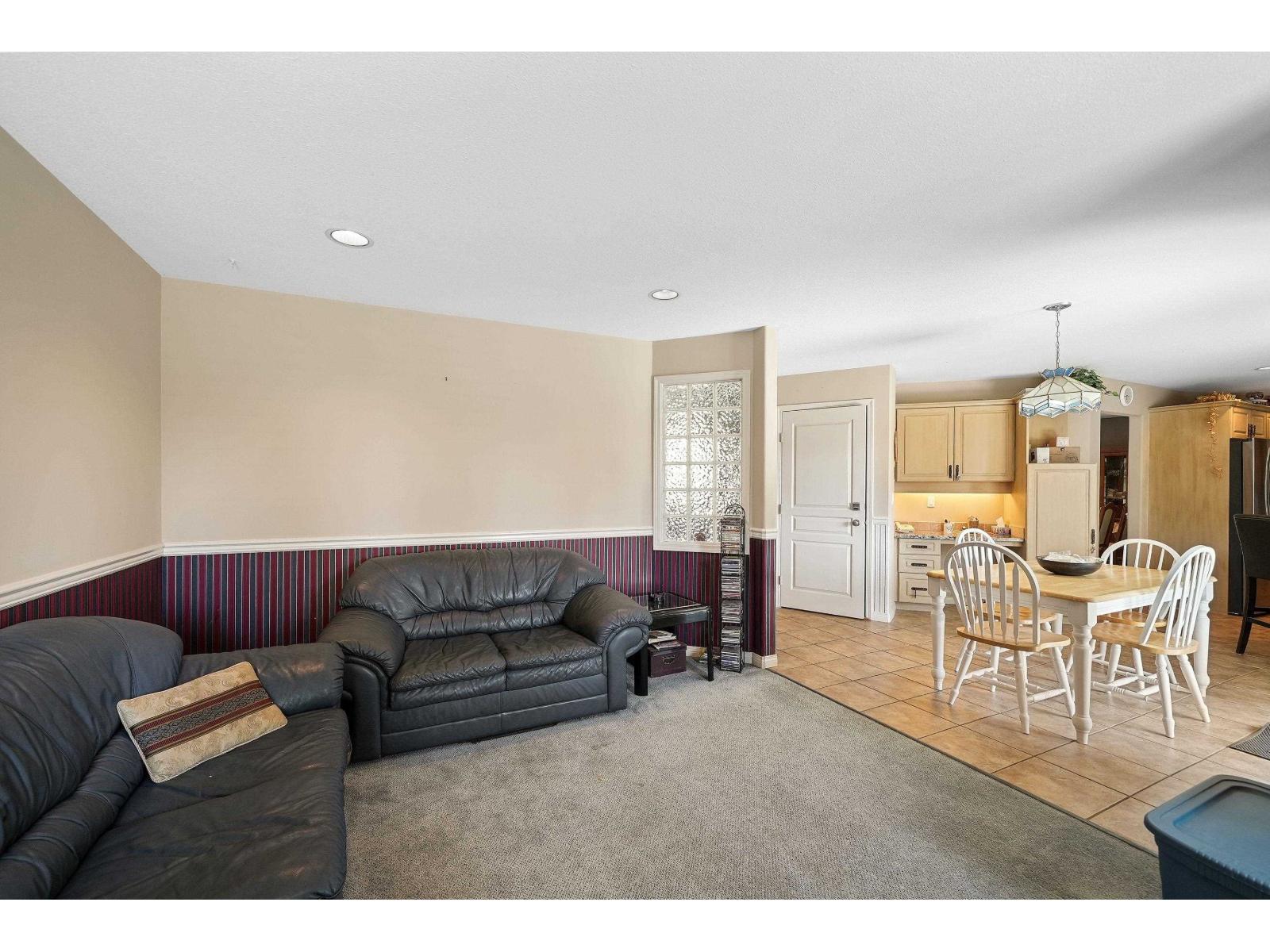 18662 54a Avenue, Surrey, British Columbia  V3S 8R7 - Photo 10 - R3118038