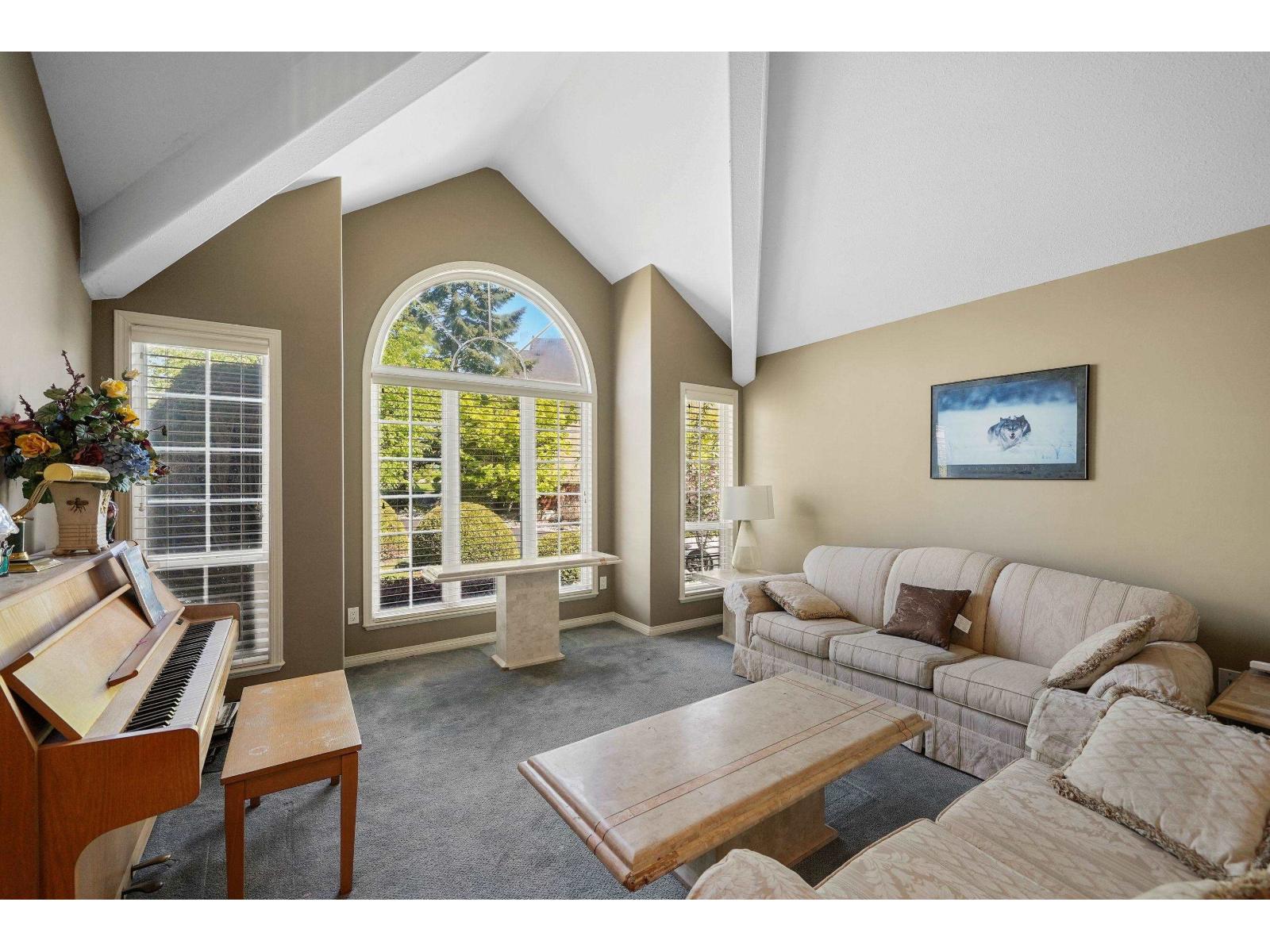 18662 54a Avenue, Surrey, British Columbia  V3S 8R7 - Photo 4 - R3118038