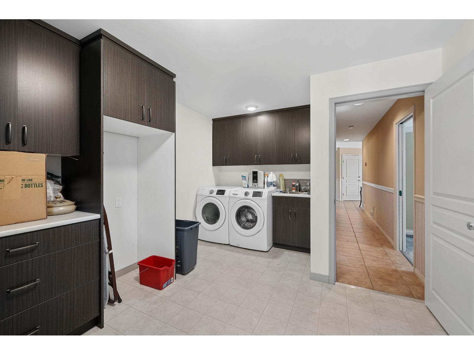 18662 54a Avenue, Surrey, British Columbia  V3S 8R7 - Photo 14 - R3118038