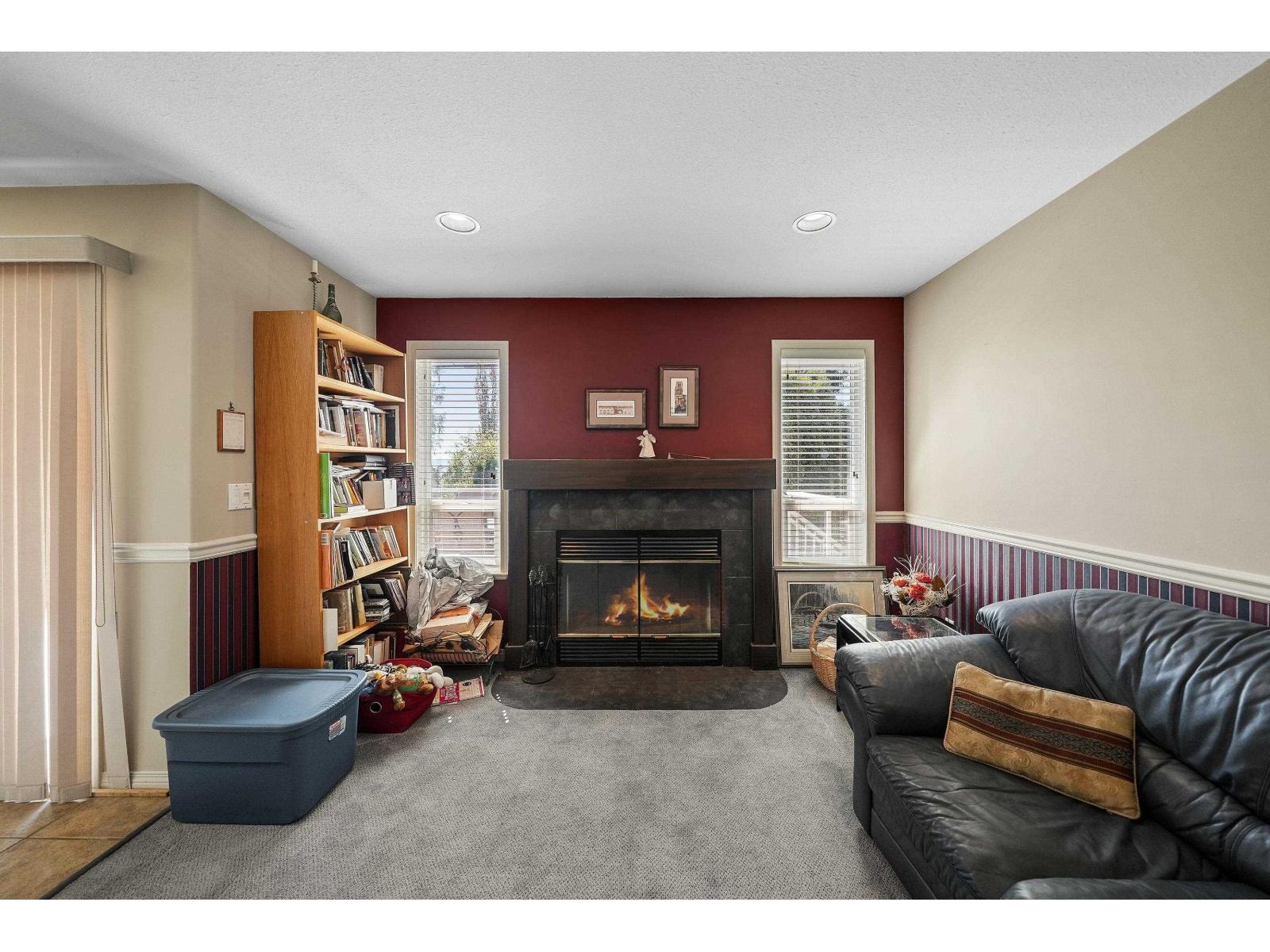 18662 54a Avenue, Surrey, British Columbia  V3S 8R7 - Photo 11 - R3118038