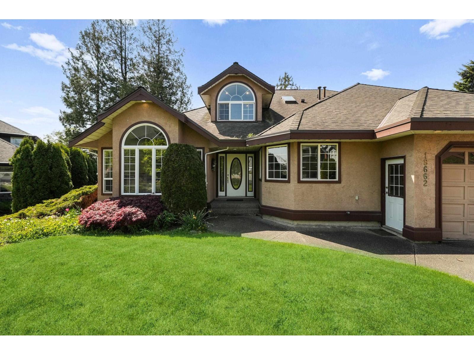 18662 54a Avenue, Surrey, British Columbia  V3S 8R7 - Photo 3 - R3118038