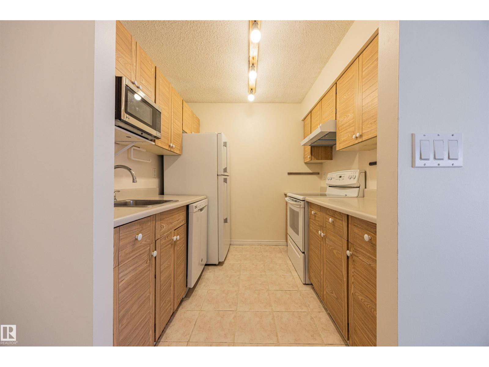 #606 9917 110 St Nw, Edmonton, Alberta  T5K 2N4 - Photo 9 - E4485015