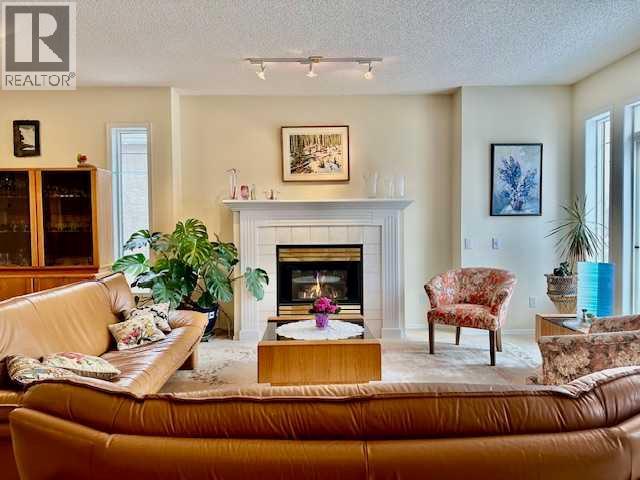 12 Signal Hill Lane SW, Calgary, Alberta  T3H 3N8 - Photo 2 - A2299943