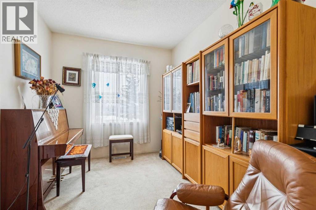12 Signal Hill Lane SW, Calgary, Alberta  T3H 3N8 - Photo 15 - A2299943