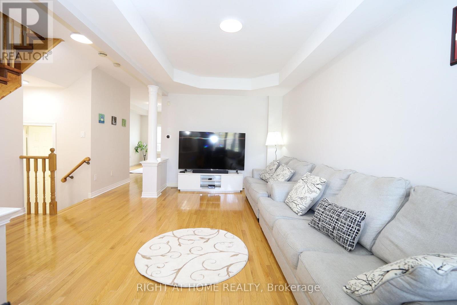 82 Colesbrook Road, Richmond Hill, Ontario  L4S 2G5 - Photo 10 - N13065792