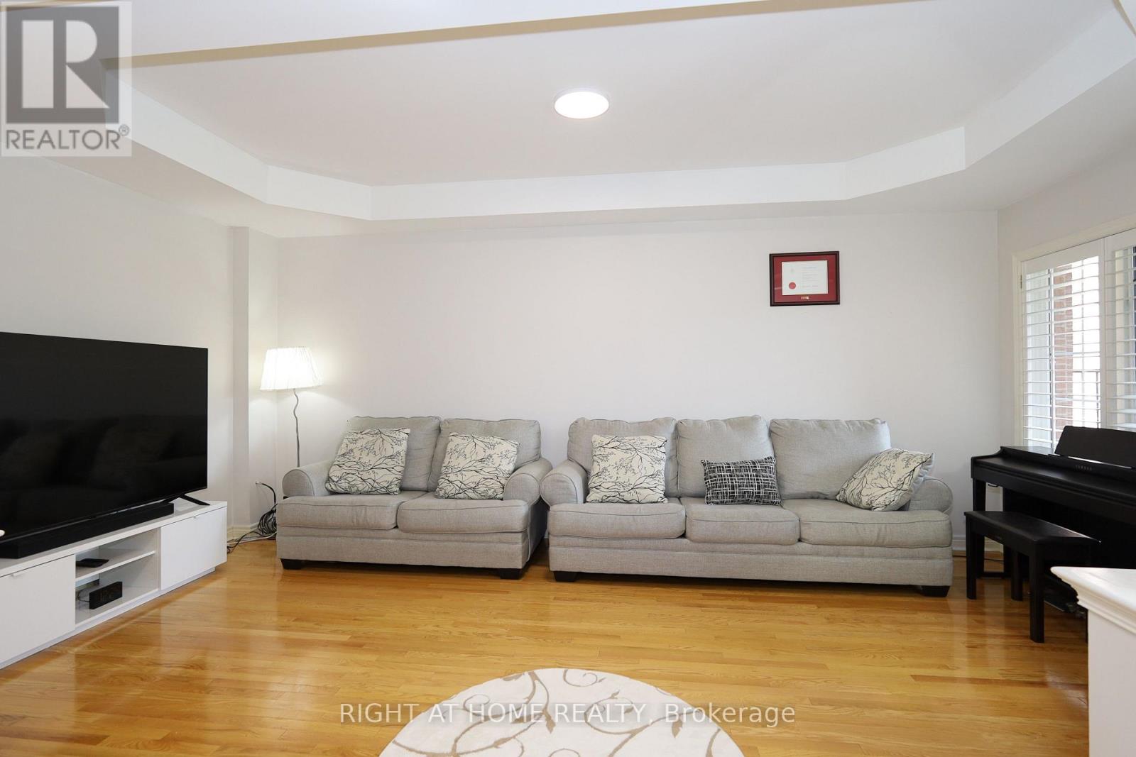 82 Colesbrook Road, Richmond Hill, Ontario  L4S 2G5 - Photo 11 - N13065792