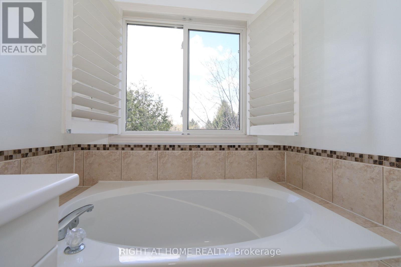 82 Colesbrook Road, Richmond Hill, Ontario  L4S 2G5 - Photo 28 - N13065792
