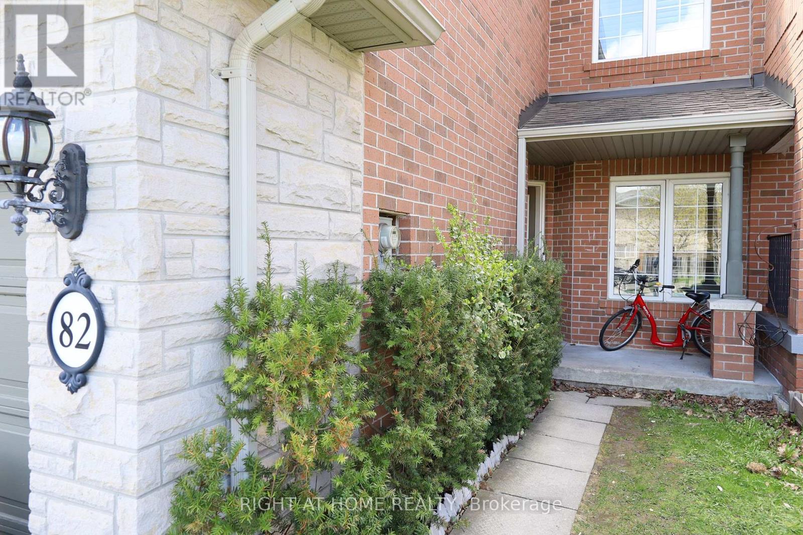 82 Colesbrook Road, Richmond Hill, Ontario  L4S 2G5 - Photo 5 - N13065792