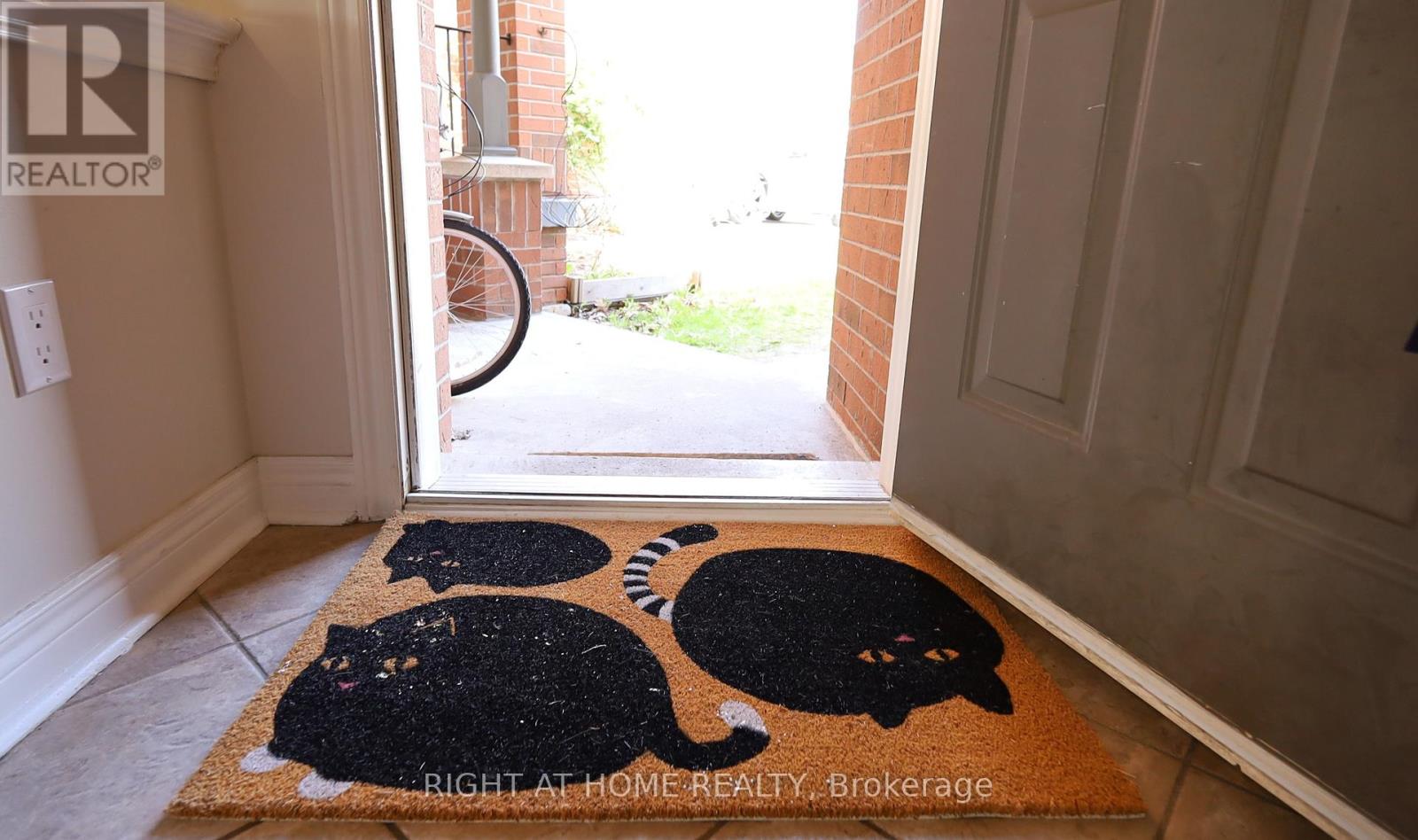 82 Colesbrook Road, Richmond Hill, Ontario  L4S 2G5 - Photo 6 - N13065792
