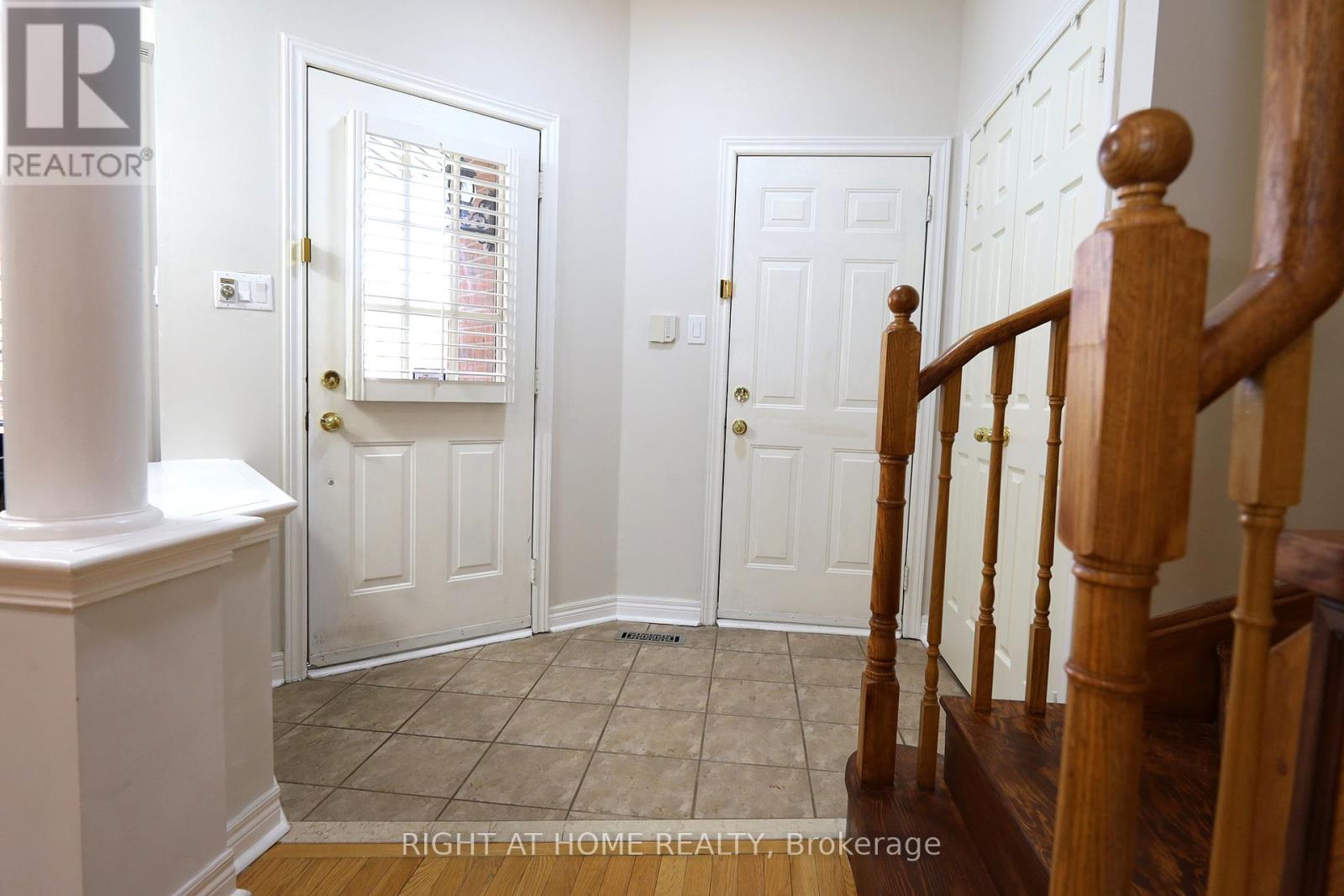 82 Colesbrook Road, Richmond Hill, Ontario  L4S 2G5 - Photo 7 - N13065792