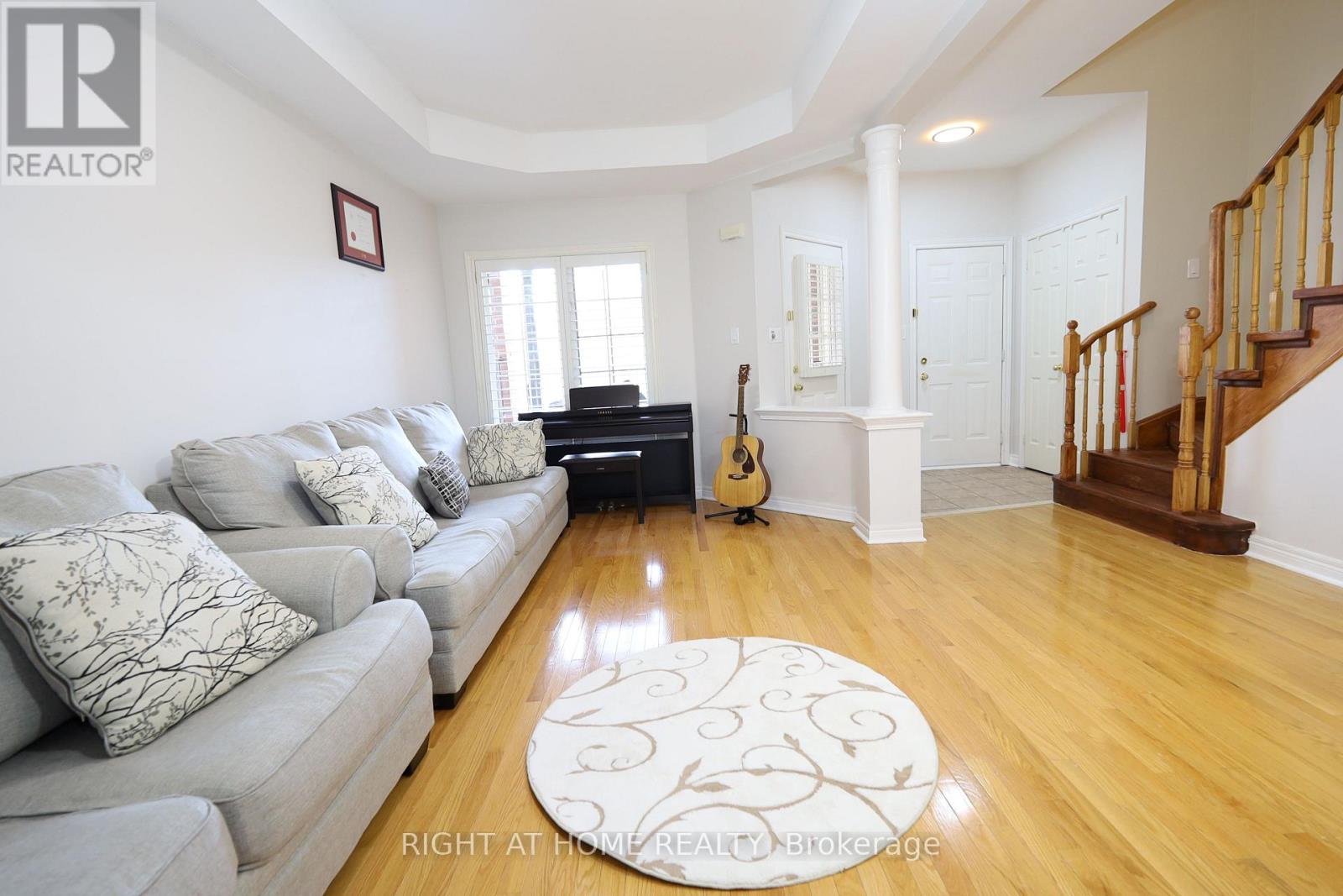 82 Colesbrook Road, Richmond Hill, Ontario  L4S 2G5 - Photo 9 - N13065792