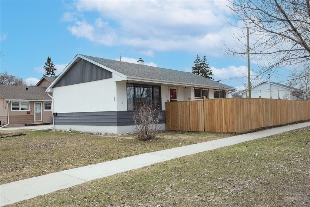 1 Monterey Road, Winnipeg, Manitoba  R2J 1W9 - Photo 1 - 202608893
