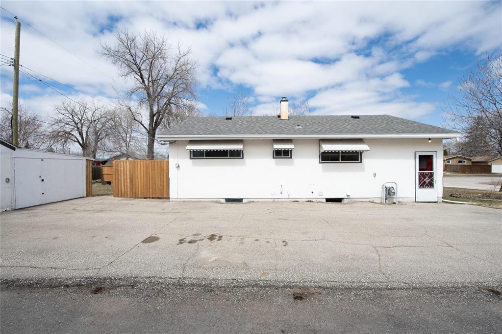 1 Monterey Road, Winnipeg, Manitoba  R2J 1W9 - Photo 4 - 202608893