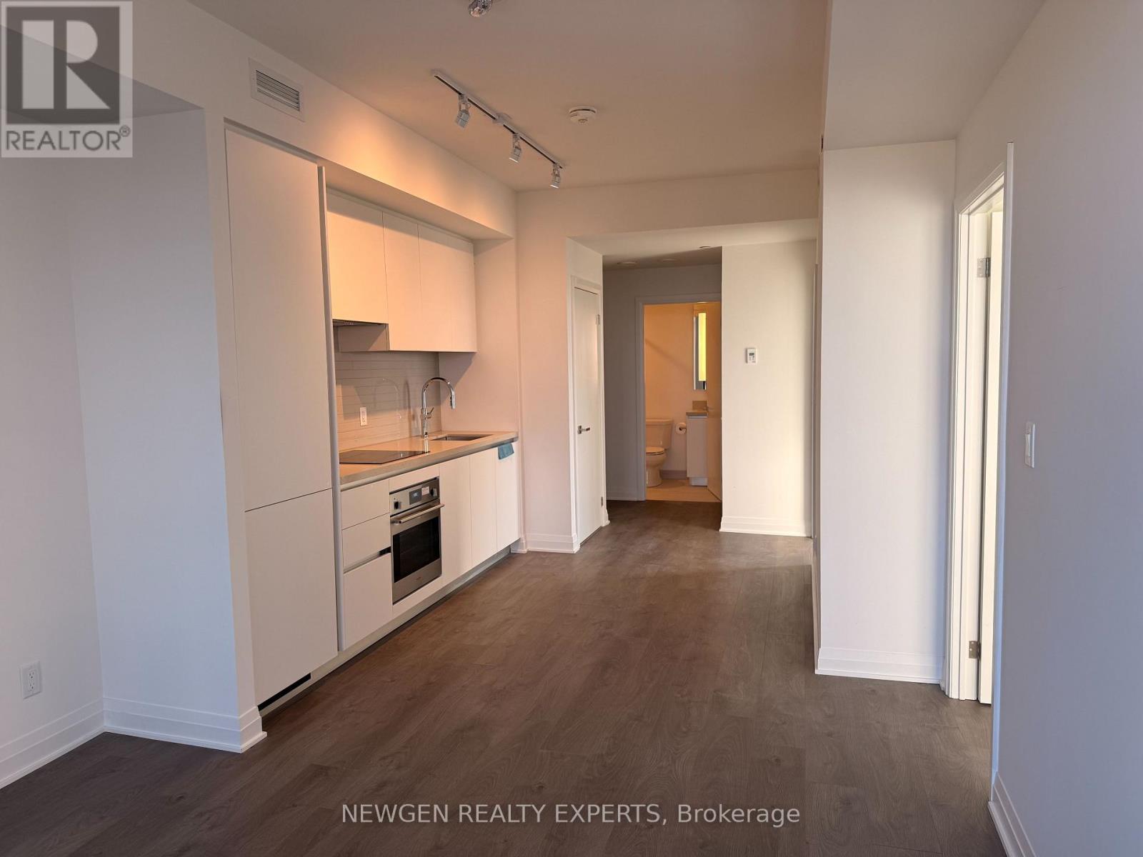 4710 - 4015 The Exchange, Mississauga, Ontario  L5B 0N9 - Photo 2 - W13065742