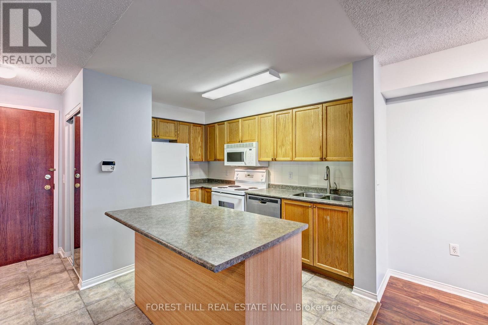 709 - 17 Michael Power Place, Toronto, Ontario  M9A 5G5 - Photo 8 - W13065760
