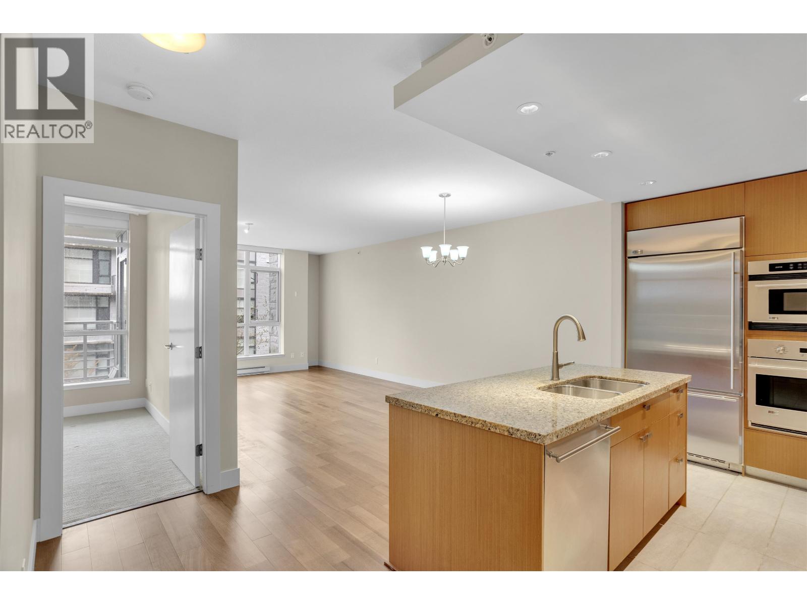 304 6080 Iona Drive, Vancouver, British Columbia  V6T 0A4 - Photo 12 - R3117366