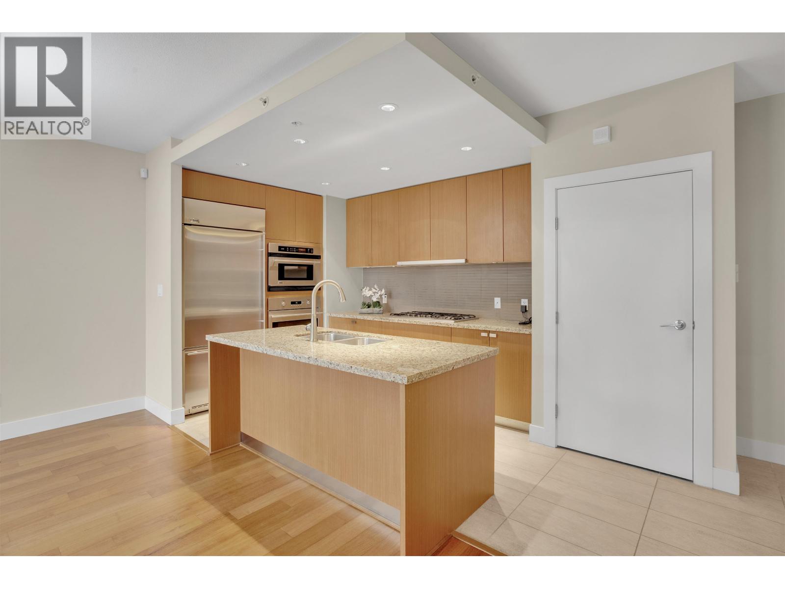 304 6080 Iona Drive, Vancouver, British Columbia  V6T 0A4 - Photo 13 - R3117366