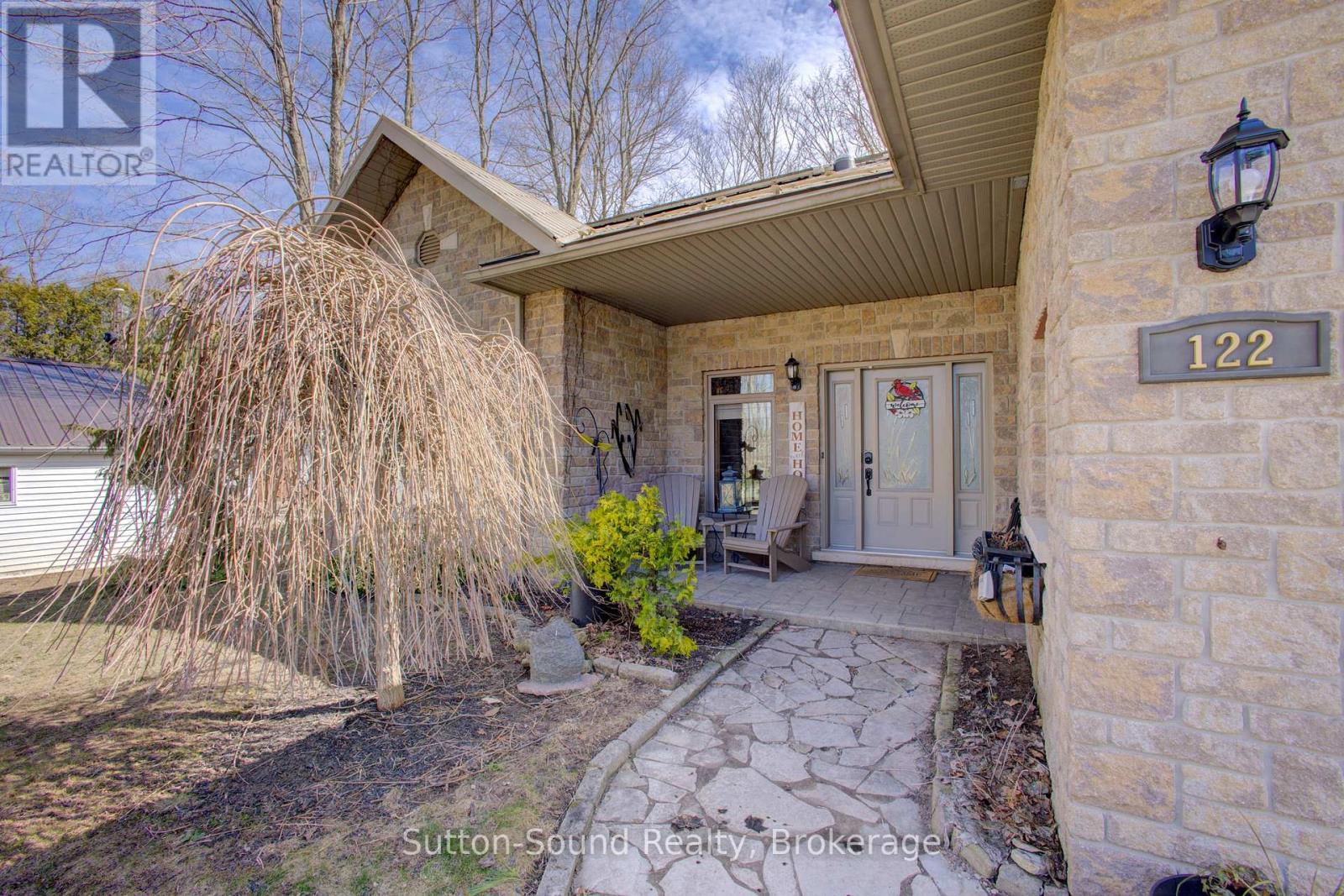 122 Mccullough Lake Drive, Chatsworth, Ontario  N0H 2V0 - Photo 3 - X12876770