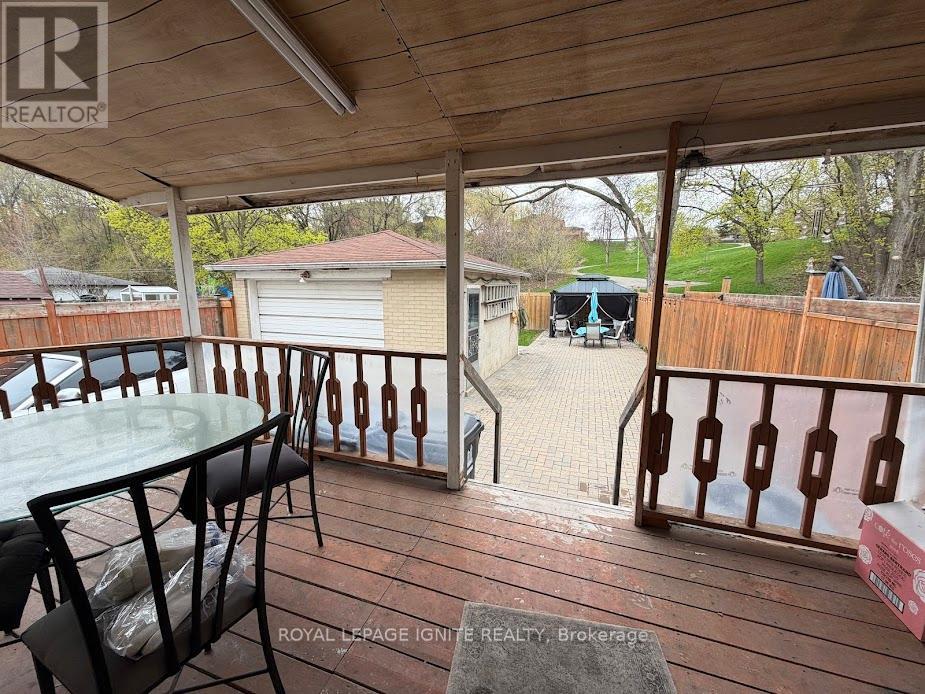 55 Dalrymple Drive, Toronto, Ontario  M6N 4S2 - Photo 29 - W12864094