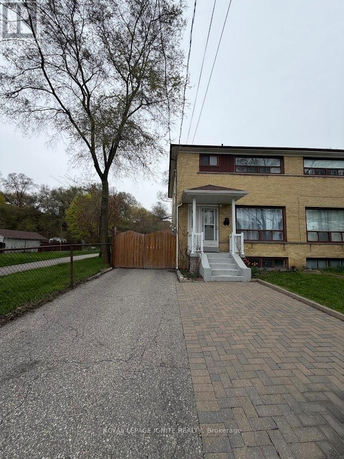 55 Dalrymple Drive, Toronto, Ontario  M6N 4S2 - Photo 30 - W12864094