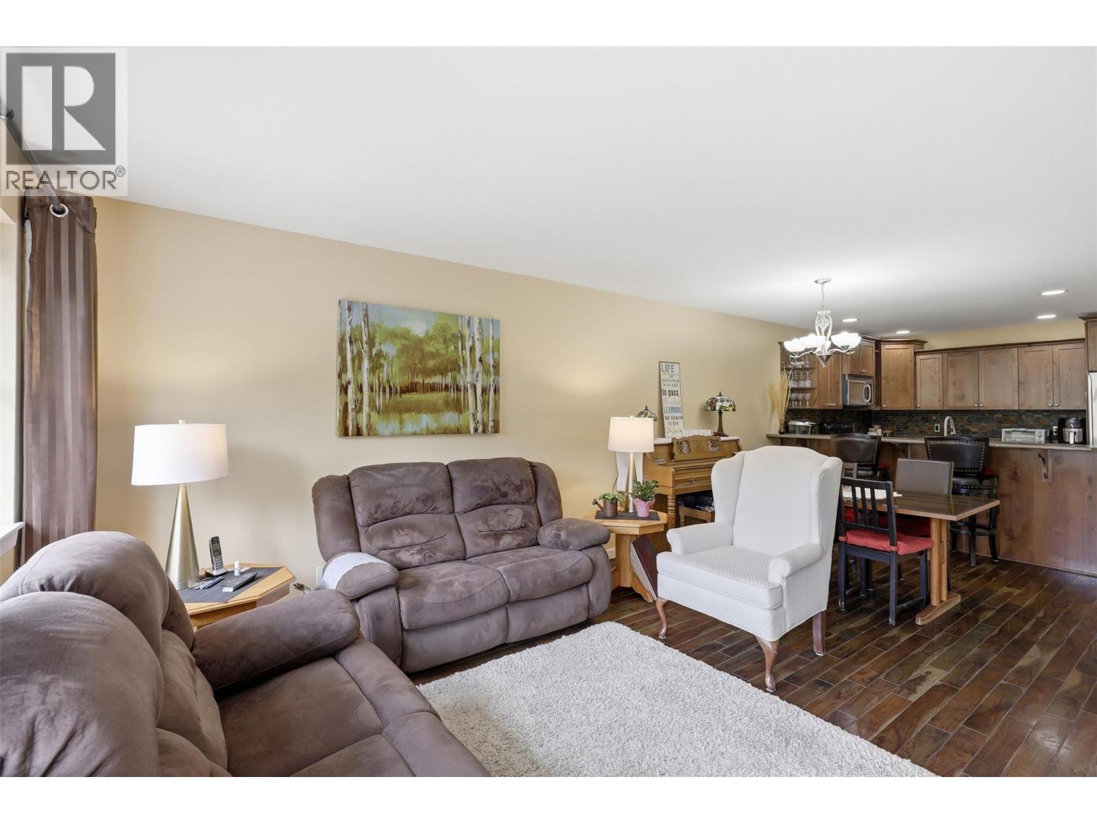 930 Stagecoach Drive Unit# 5, Kamloops, British Columbia  V2B 0A9 - Photo 8 - 10384961