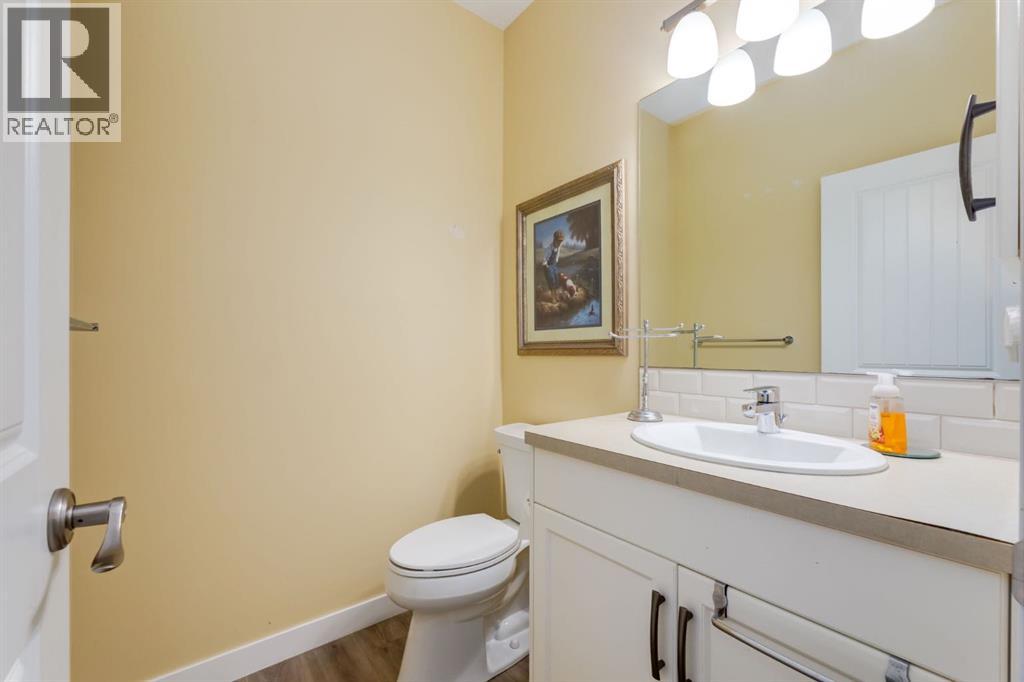 140 Emberside Glen, Cochrane, Alberta  T4C 2L7 - Photo 11 - A2306513