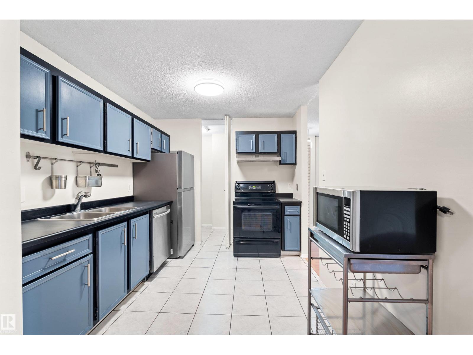 1116 Saddleback Rd Nw, Edmonton, Alberta  T6J 4Z4 - Photo 6 - E4483957