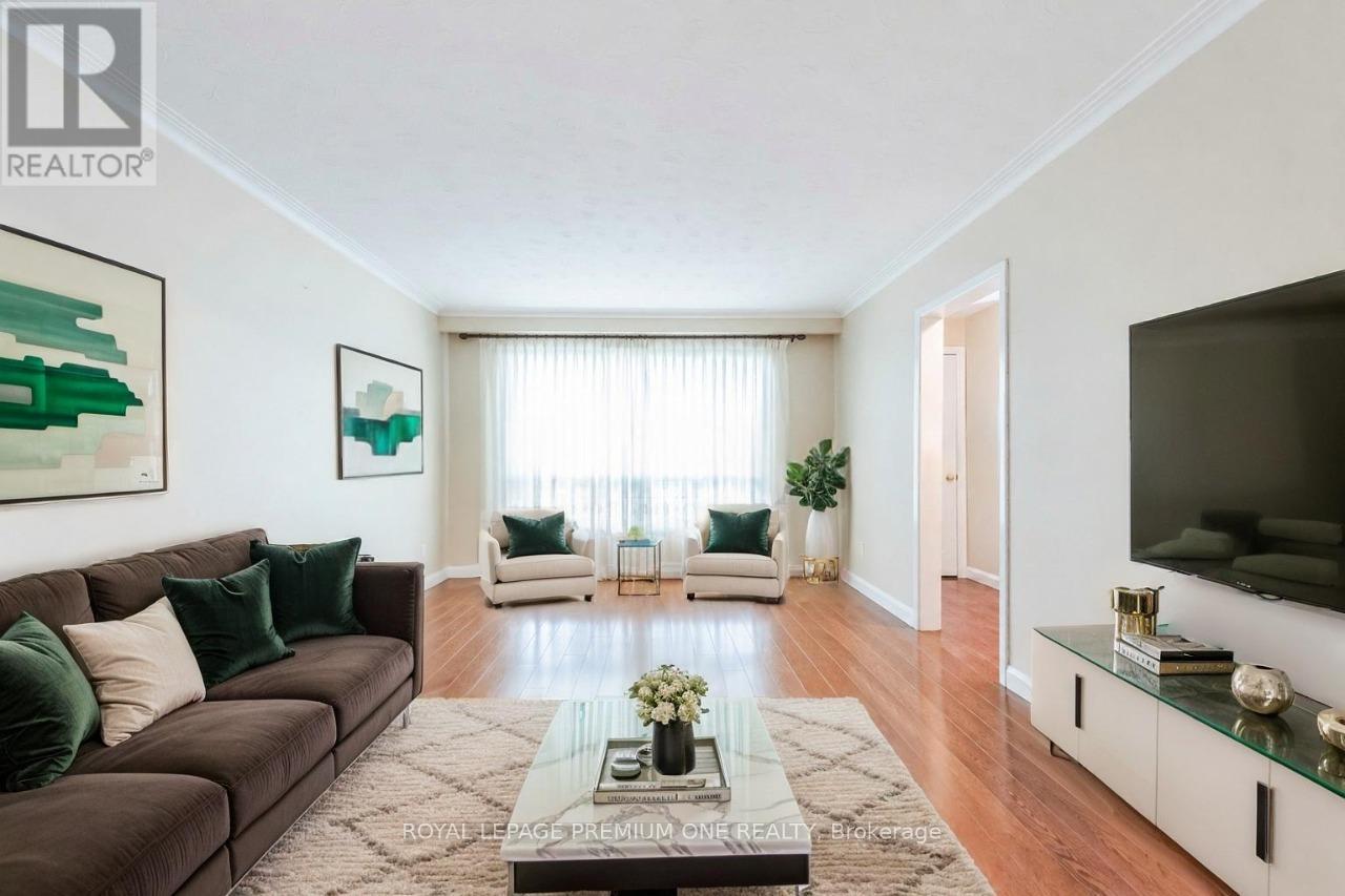 63 Haverson Boulevard, Toronto, Ontario  M6M 3J8 - Photo 3 - W13059294