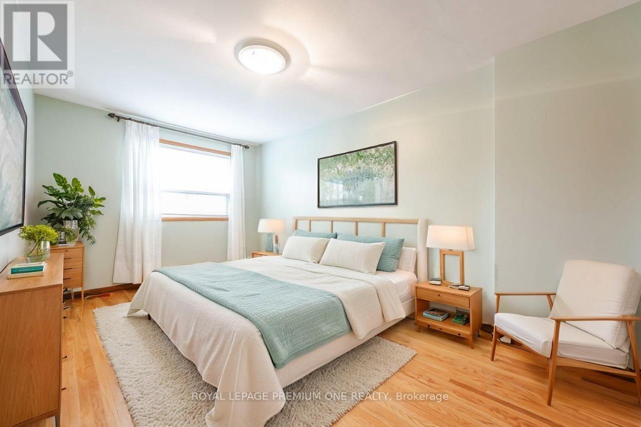 63 Haverson Boulevard, Toronto, Ontario  M6M 3J8 - Photo 4 - W13059294