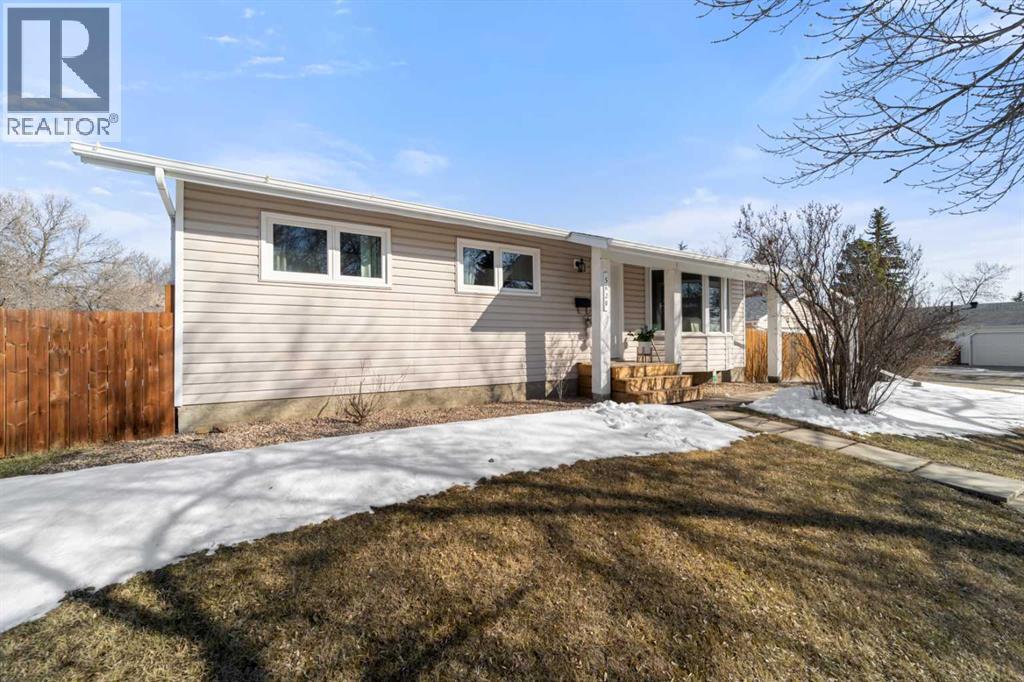 5620 Marler Drive, Camrose, Alberta  T4V 2T7 - Photo 2 - A2273922