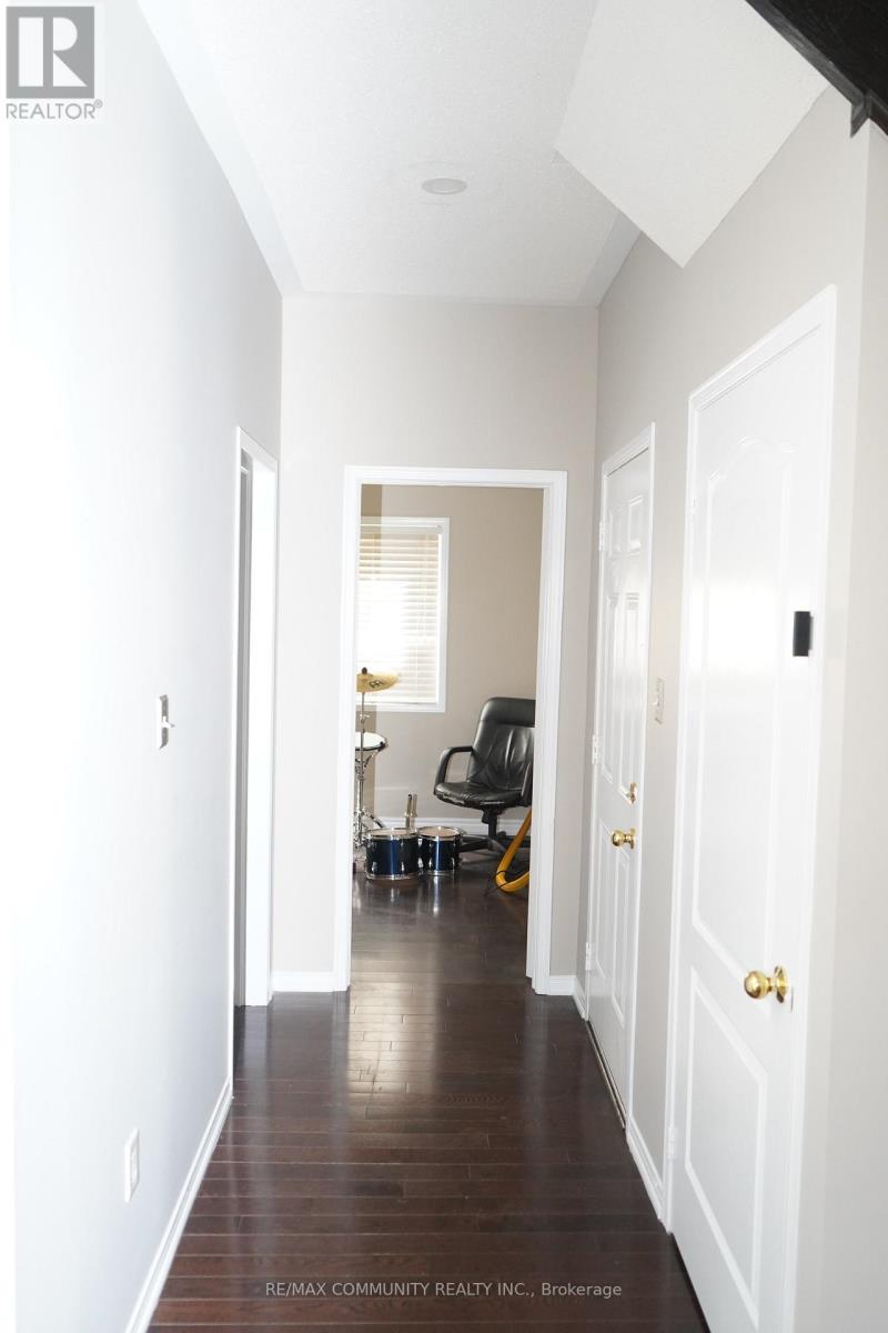 151 Gillett Drive, Ajax (Northeast Ajax), Ontario  L1Z 0C1 - Photo 5 - E13065872