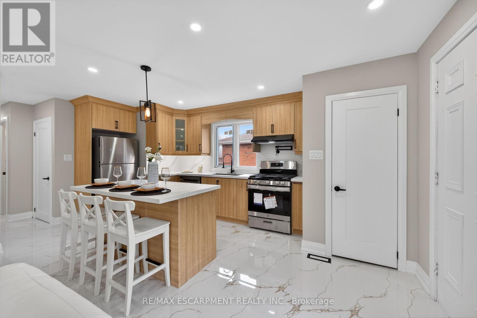 170 Fernwood Crescent, Hamilton, Ontario  L8T 3L4 - Photo 7 - X13056534