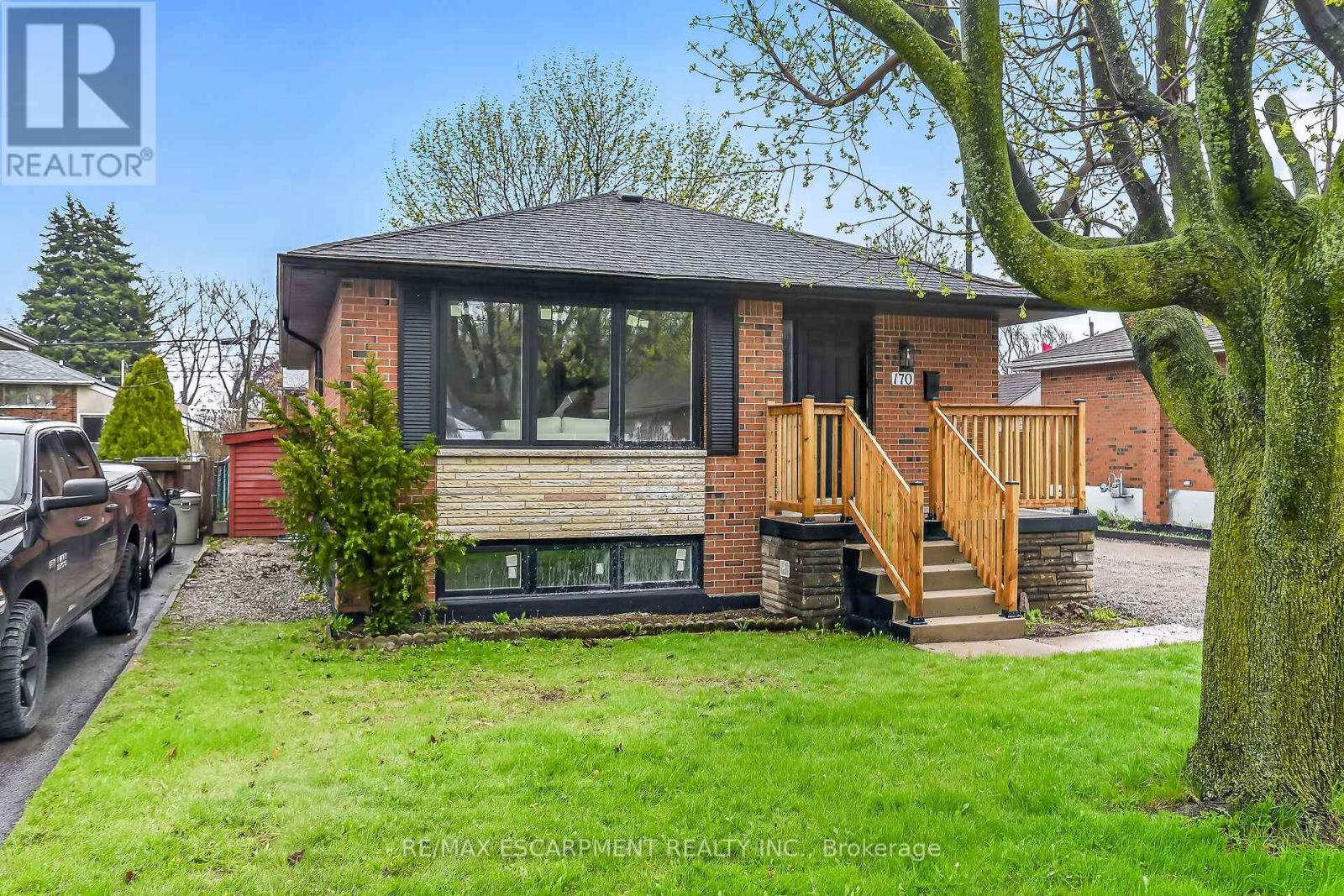 170 Fernwood Crescent, Hamilton, Ontario  L8T 3L4 - Photo 3 - X13056534
