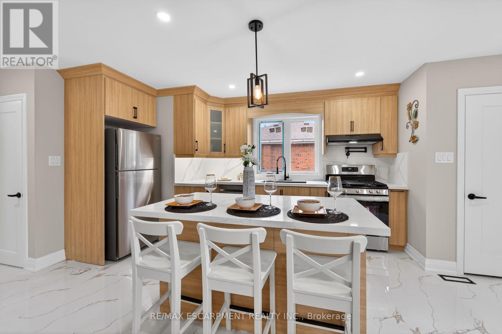 170 Fernwood Crescent, Hamilton, Ontario  L8T 3L4 - Photo 8 - X13056534