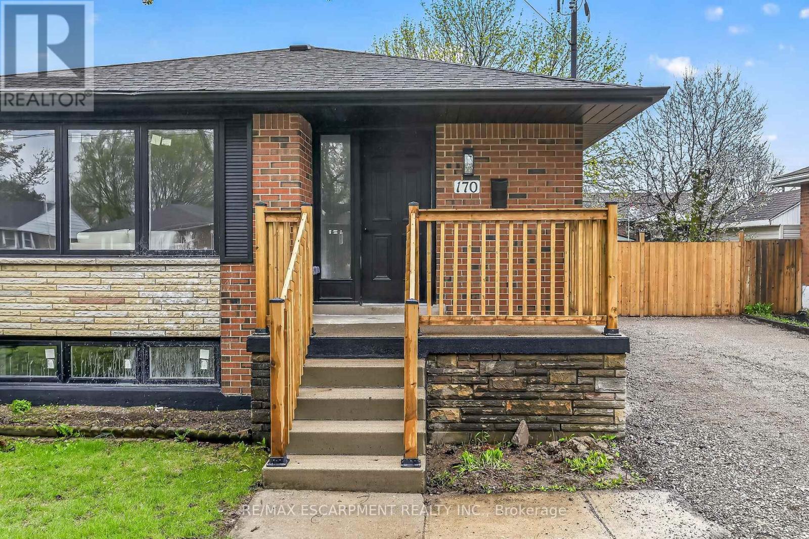 170 Fernwood Crescent, Hamilton, Ontario  L8T 3L4 - Photo 4 - X13056534