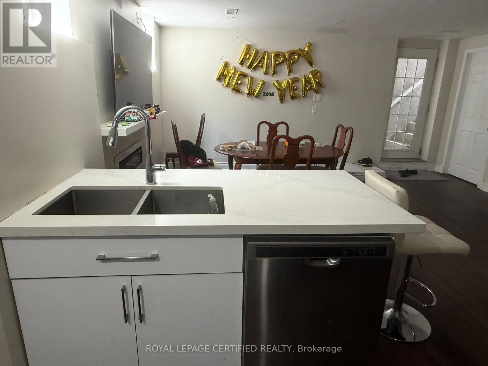 14 Tanvalley Drive, Brampton, Ontario  L7A 2N3 - Photo 3 - W13065820