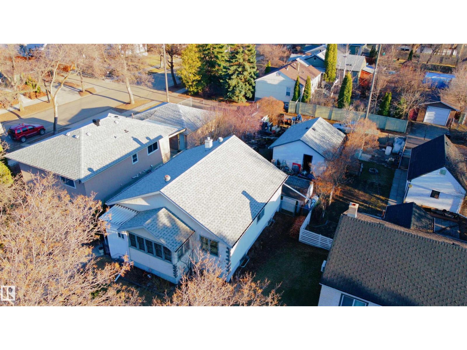 14807 104 AV NW, edmonton, Alberta
