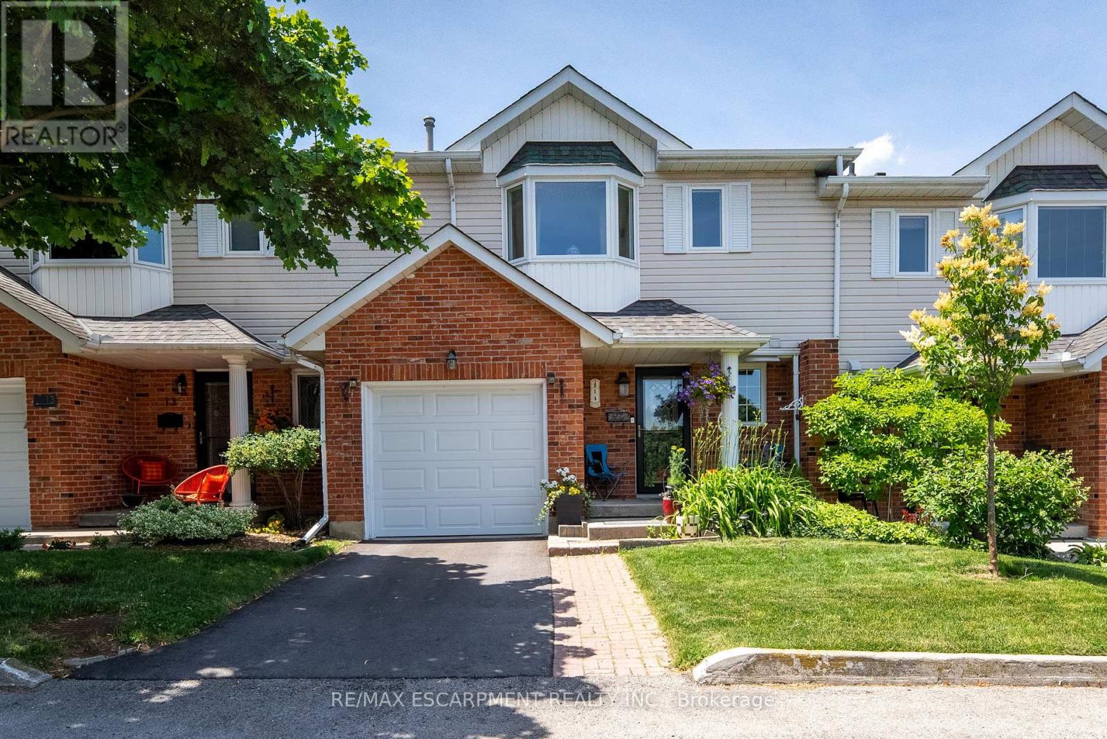14 - 20 MEADOWLANDS BOULEVARD, Hamilton, Ontario