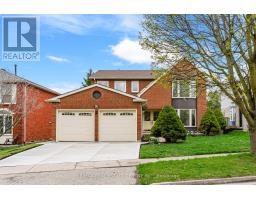 40 OLD MAPLE LANE, Kitchener, Ontario