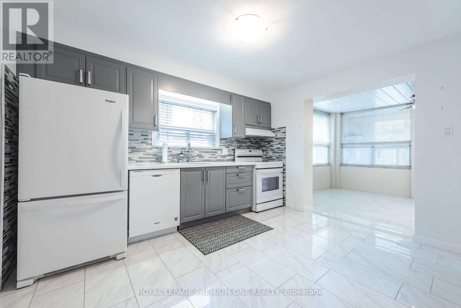 63 Haverson Boulevard, Toronto, Ontario  M6M 3J8 - Photo 13 - W13059294