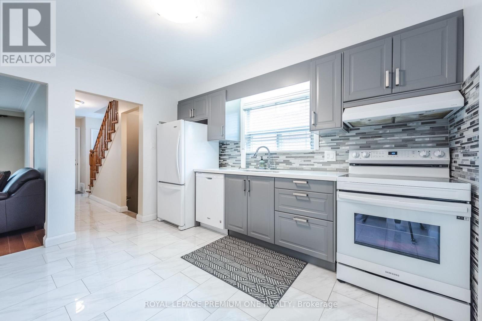 63 Haverson Boulevard, Toronto, Ontario  M6M 3J8 - Photo 17 - W13059294