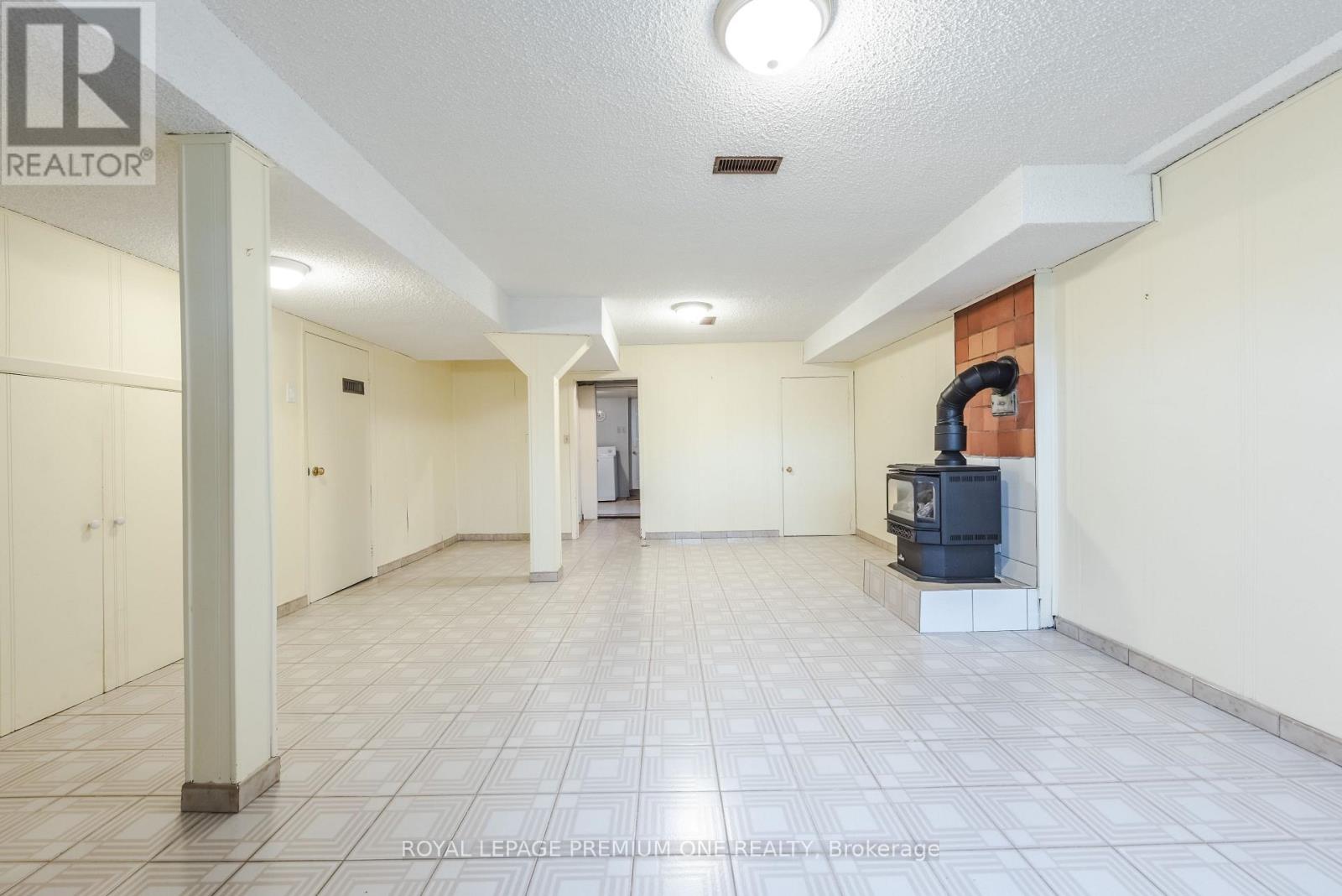 63 Haverson Boulevard, Toronto, Ontario  M6M 3J8 - Photo 37 - W13059294