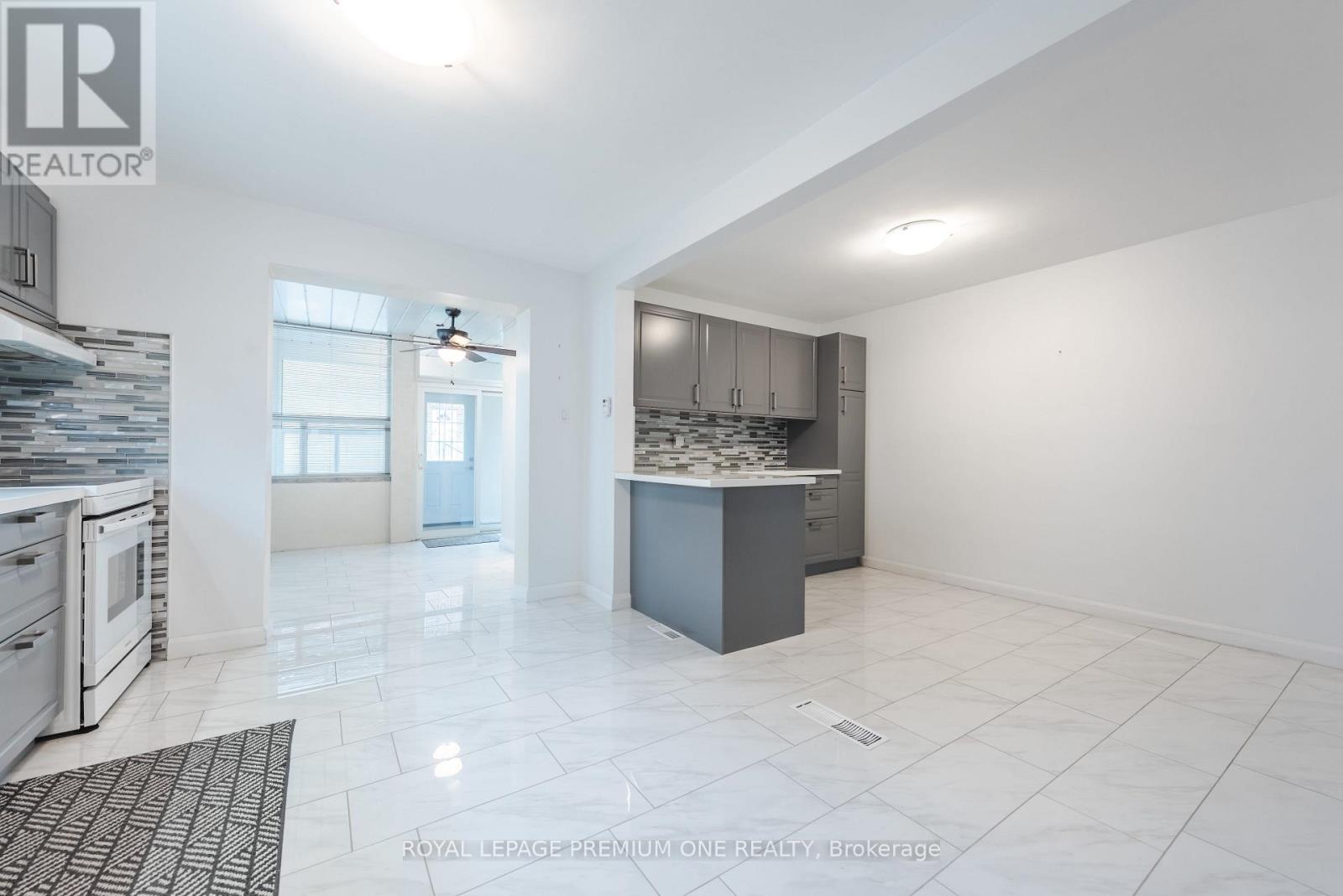 63 Haverson Boulevard, Toronto, Ontario  M6M 3J8 - Photo 14 - W13059294