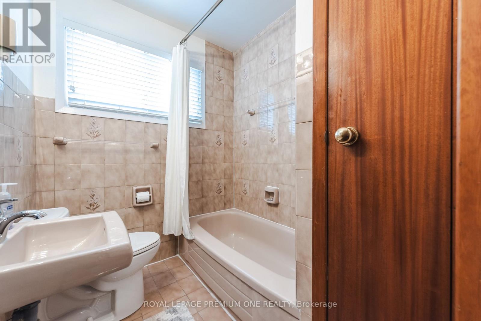 63 Haverson Boulevard, Toronto, Ontario  M6M 3J8 - Photo 32 - W13059294