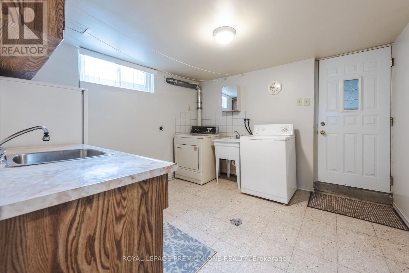 63 Haverson Boulevard, Toronto, Ontario  M6M 3J8 - Photo 38 - W13059294