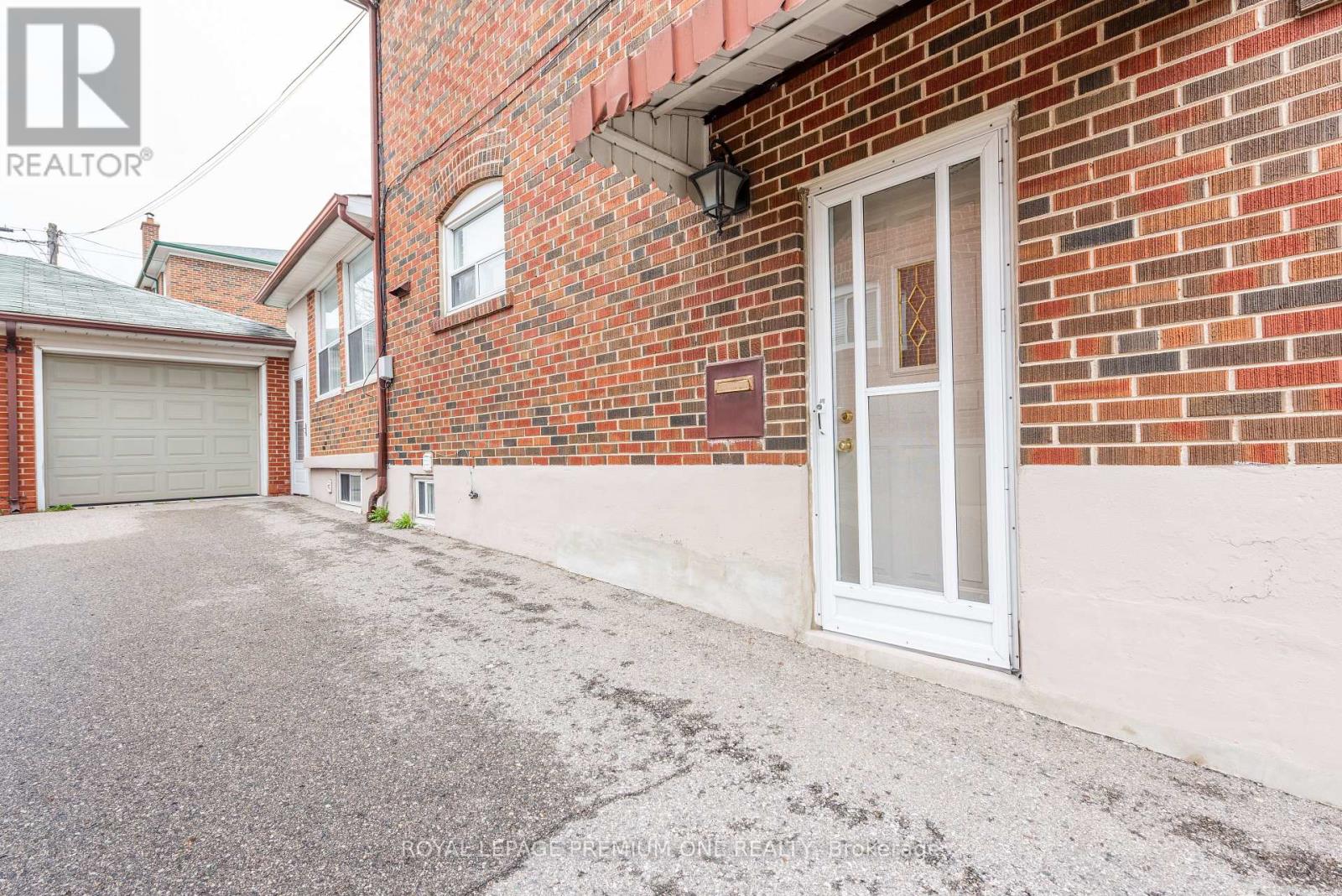 63 Haverson Boulevard, Toronto, Ontario  M6M 3J8 - Photo 47 - W13059294